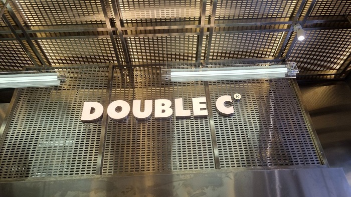 thi công chữ nổi double c