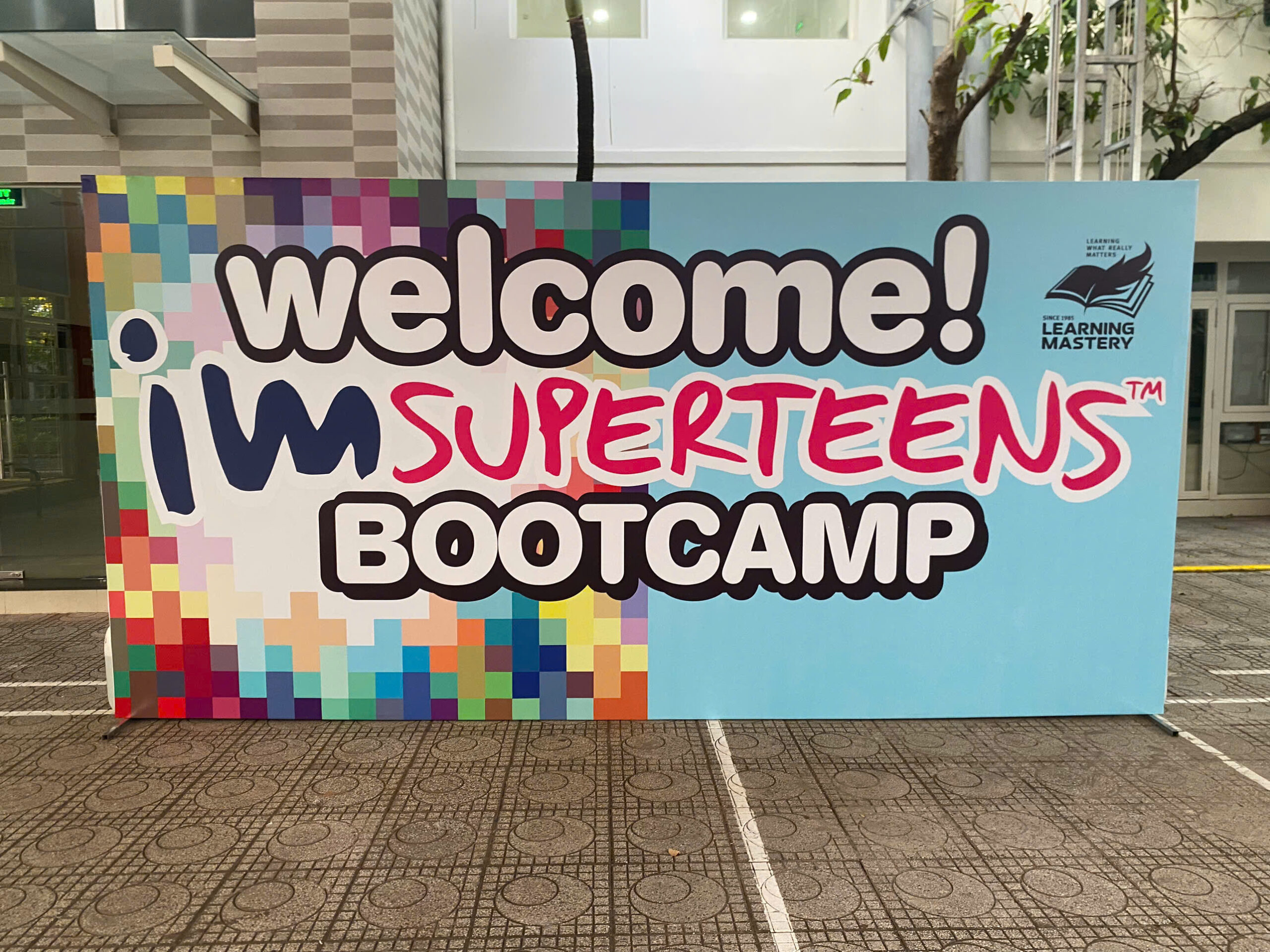 THI CÔNG BACKDROP HỒ CHÍ MINH, :"SÁNG TẠO KHÔNG GIAN SỰ KIỆN ĐẲNG CẤP TẠI HCM"