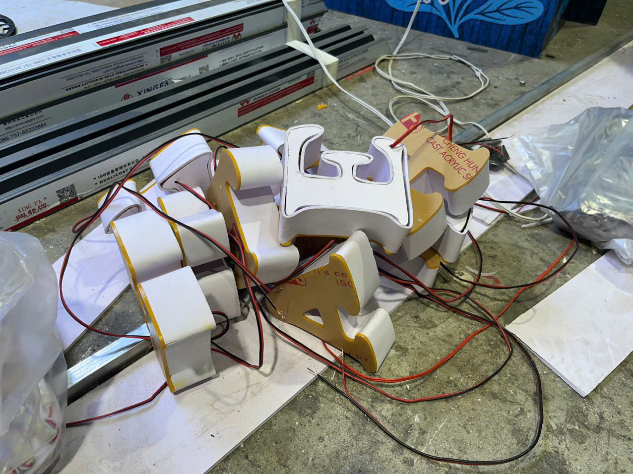 Thi Công Bảng Hiệu Chữ Nổi HCM